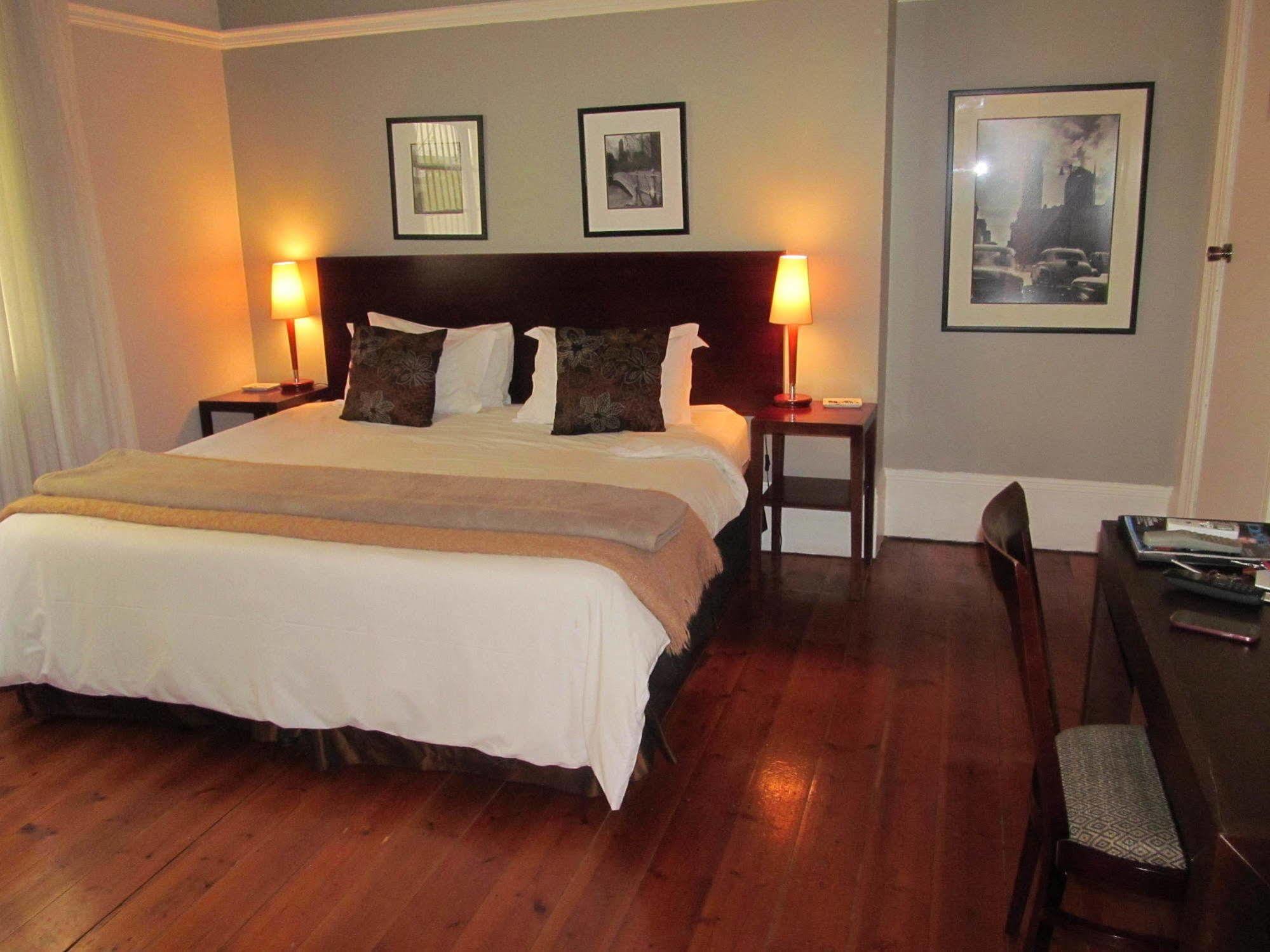 פורט אליזבת' The Vic Hotel מראה חיצוני תמונה