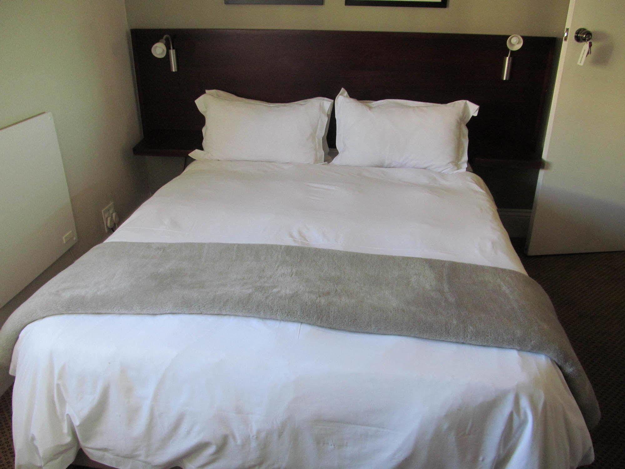 פורט אליזבת' The Vic Hotel מראה חיצוני תמונה