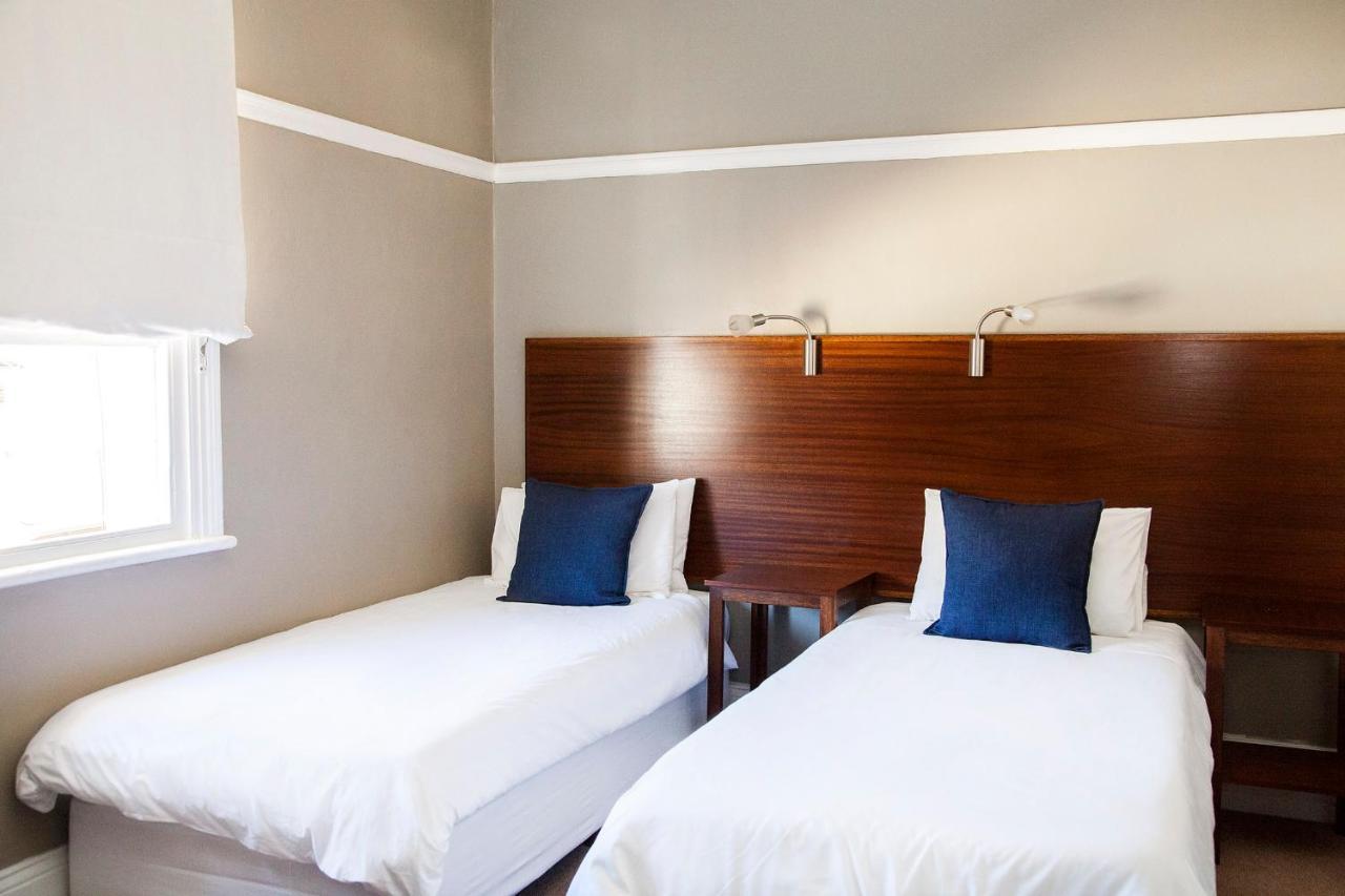 פורט אליזבת' The Vic Hotel מראה חיצוני תמונה