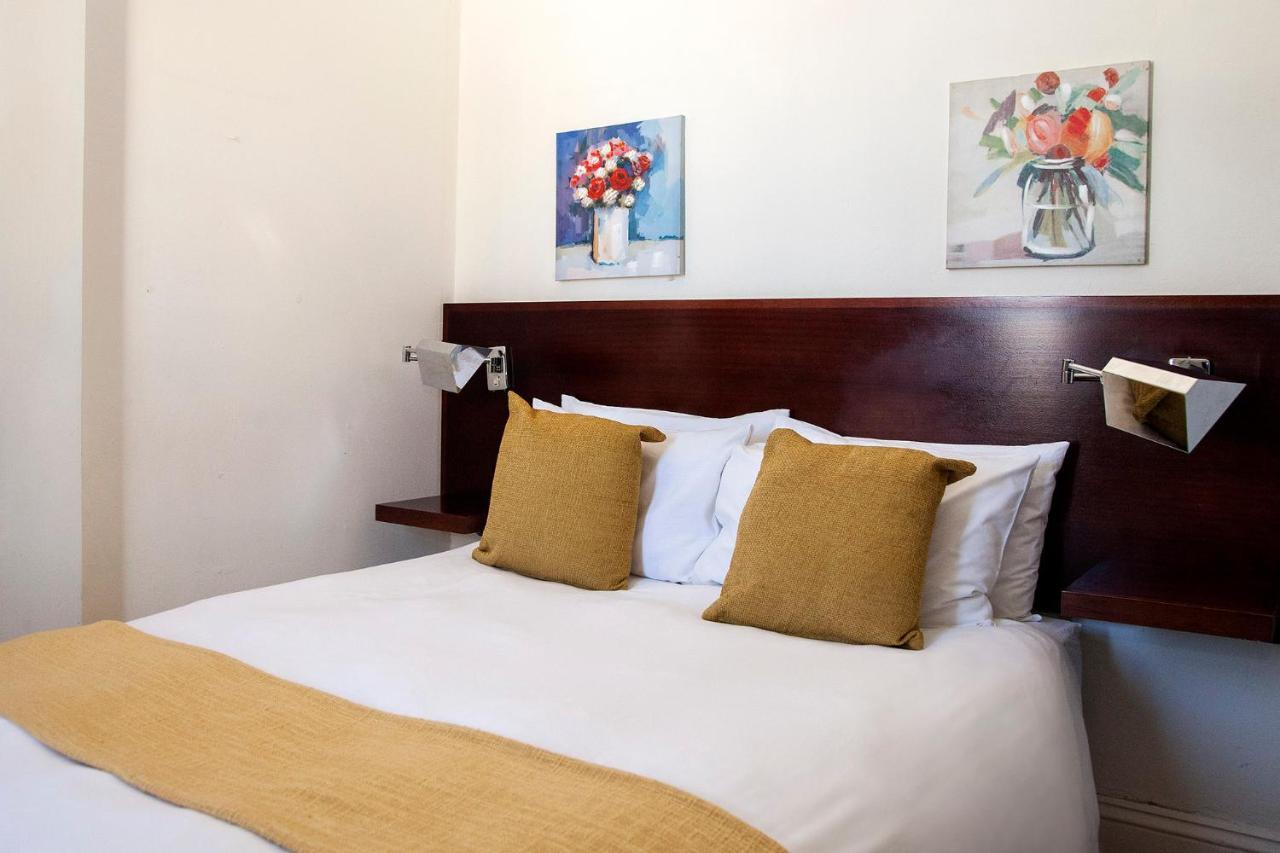 פורט אליזבת' The Vic Hotel מראה חיצוני תמונה