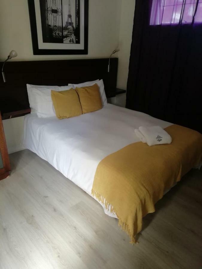 פורט אליזבת' The Vic Hotel מראה חיצוני תמונה