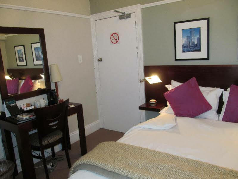 פורט אליזבת' The Vic Hotel מראה חיצוני תמונה